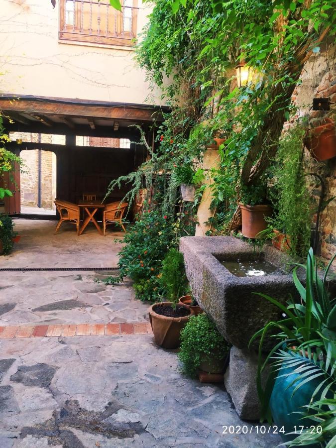 La Troje Oropesana Guest House Exterior foto