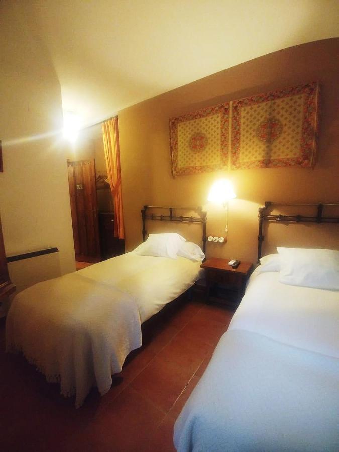 La Troje Oropesana Guest House Exterior foto