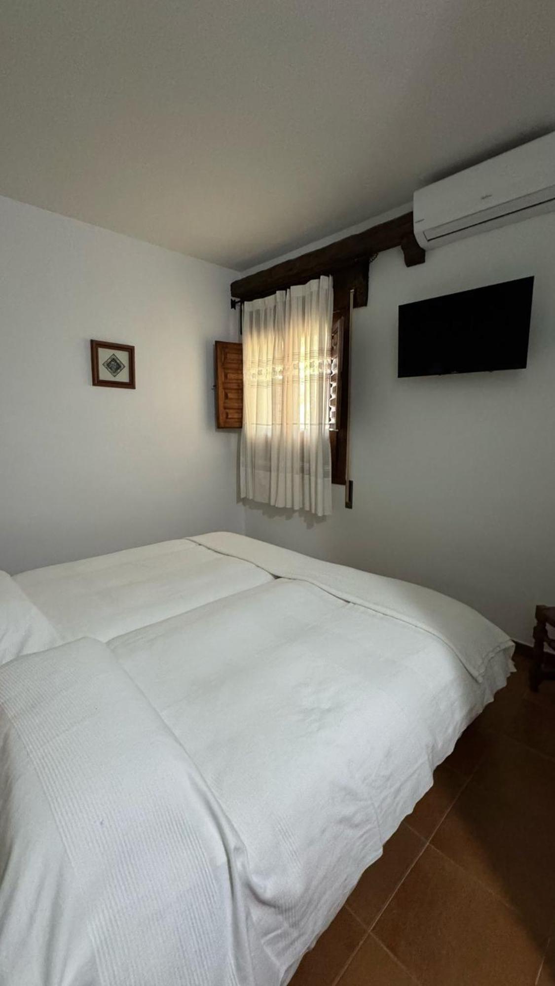 La Troje Oropesana Guest House Exterior foto