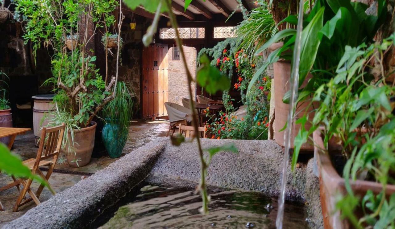La Troje Oropesana Guest House Exterior foto